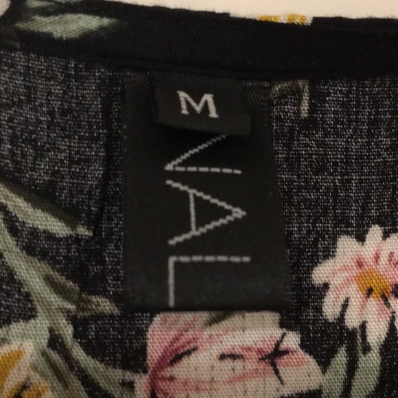 💕HP💕Nalati floral rayon romper size medium - Picture 5 of 12